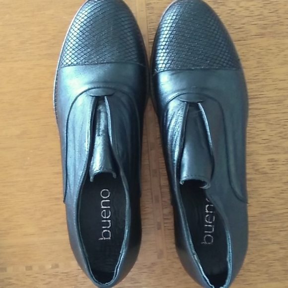 Bueno Shoes - Bueno black slip on leather loafer.